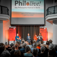 Philo.live! 2024: Einigkeit und Recht und … Wohin steuert Deutschland? Per Leo und Heribert Prantl. Mod. Friedrich Weißbach © Ricarda Hinz (Giordano Bruno Stiftung)